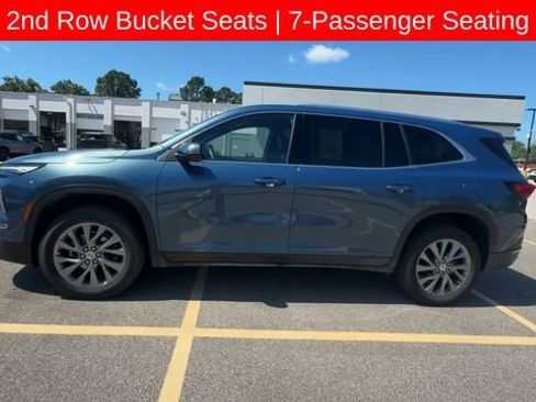 Used 2025 Buick Enclave Preferred FWD image 5