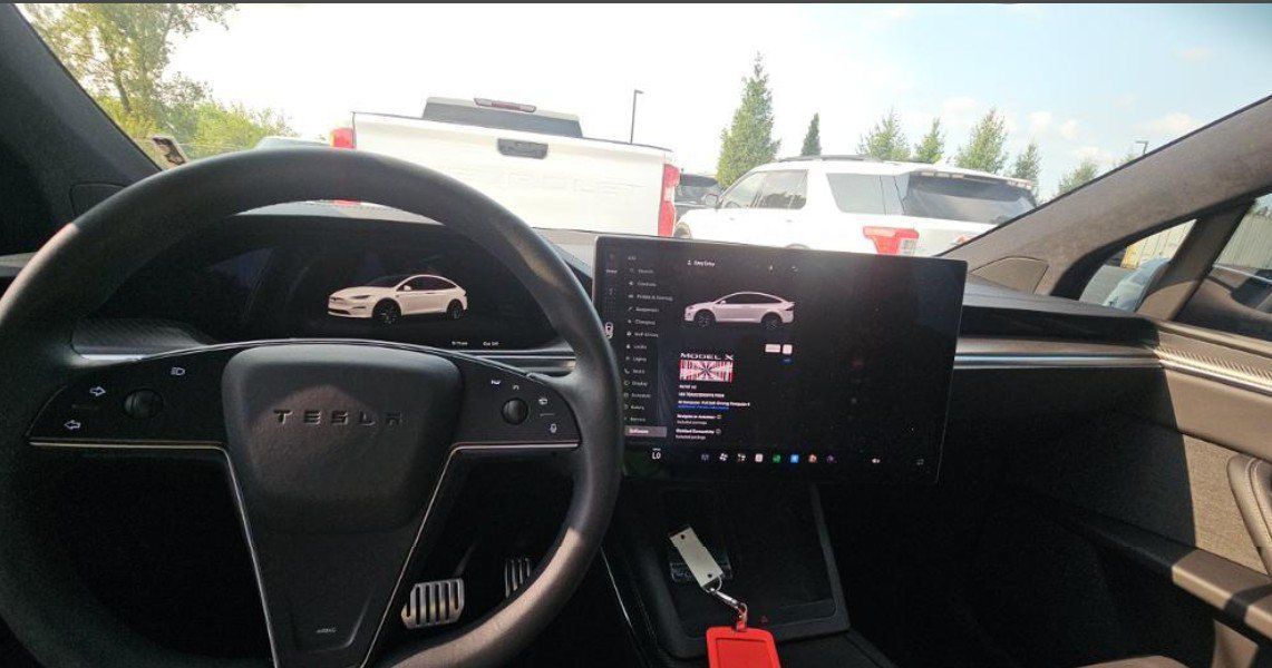 Used 2023 Tesla Model X Plaid AWD/4WD image 4