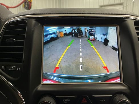 Used 2017 Jeep Grand Cherokee Limited image 26