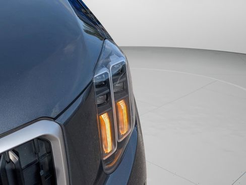 Certified 2024 Kia Telluride LX image 13