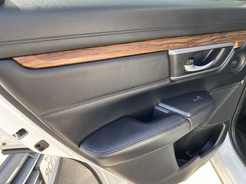 Used 2018 Honda CR-V Touring image 13