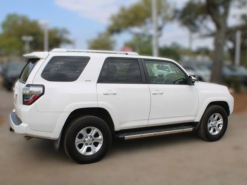 Used 2018 Toyota 4Runner SR5 Premium image 6