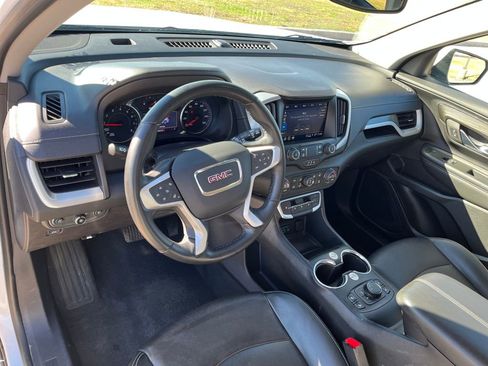 Used 2023 GMC Terrain SLT image 16