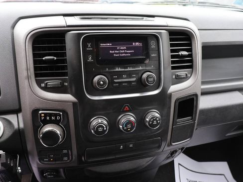 Used 2018 RAM 1500 Express AWD/4WD image 24