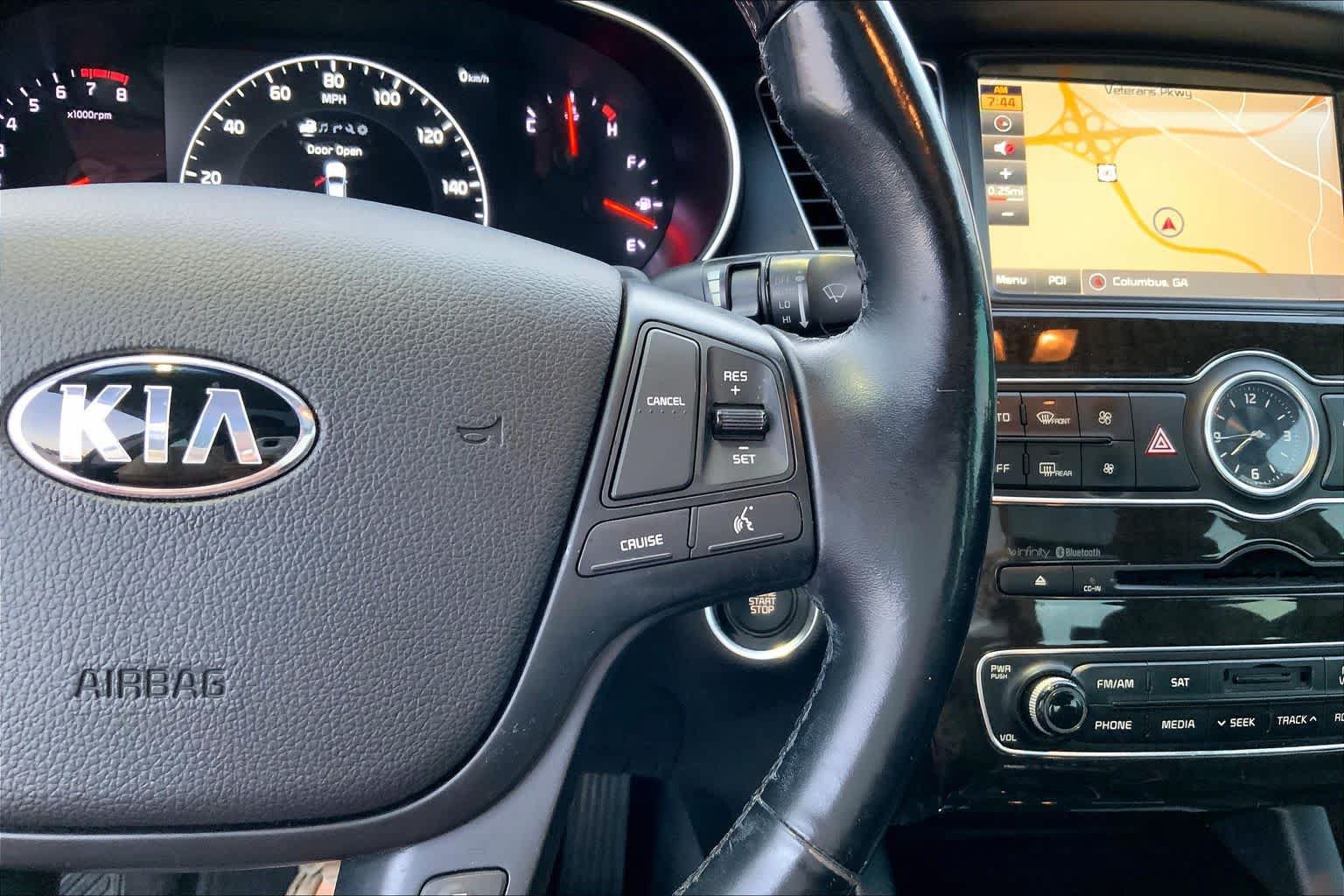 Used 2015 Kia Cadenza Premium w/ Luxury Package FWD image 22
