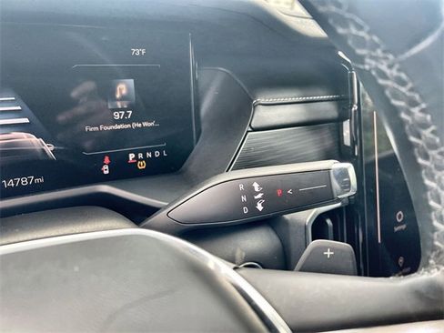 Used 2025 GMC Acadia Elevation image 15