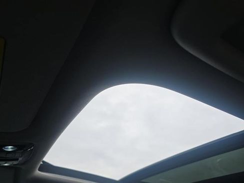 Used 2025 Kia Sorento S w/ Panoramic Sunroof Package image 7