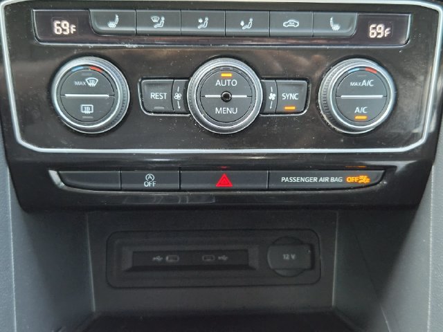 Used 2023 Volkswagen Atlas SE w/ Panoramic Sunroof Package AWD/4WD image 17