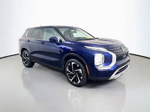 Used 2023 Mitsubishi Outlander SE image 23