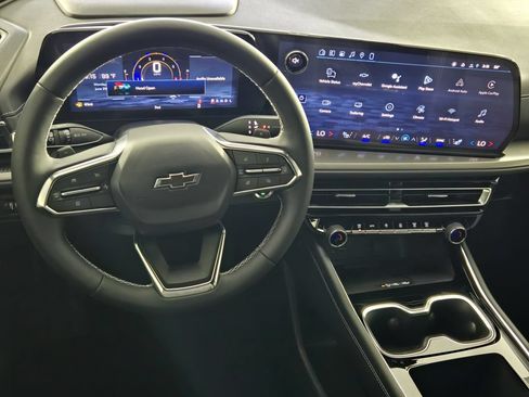 New 2026 Chevrolet Traverse LT w/ Midnight/Sport Edition FWD image 30