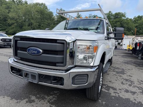 Used 2016 Ford F250 XL w/ XL Appearance Package AWD/4WD image 10