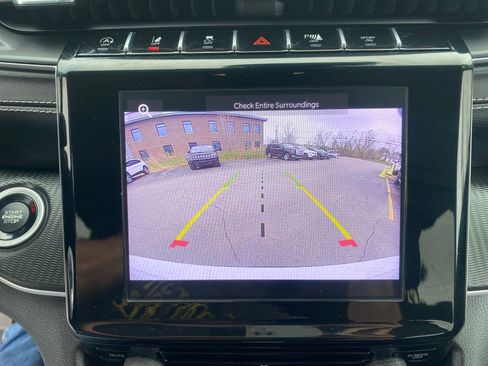 Used 2023 Jeep Grand Cherokee L Laredo image 14