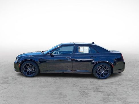Used 2019 Chrysler 300 Touring w/ Sport Appearance Package RWD image 2