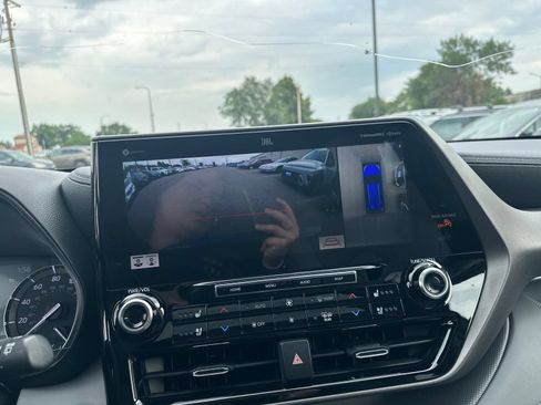Used 2021 Toyota Highlander Limited AWD/4WD image 65