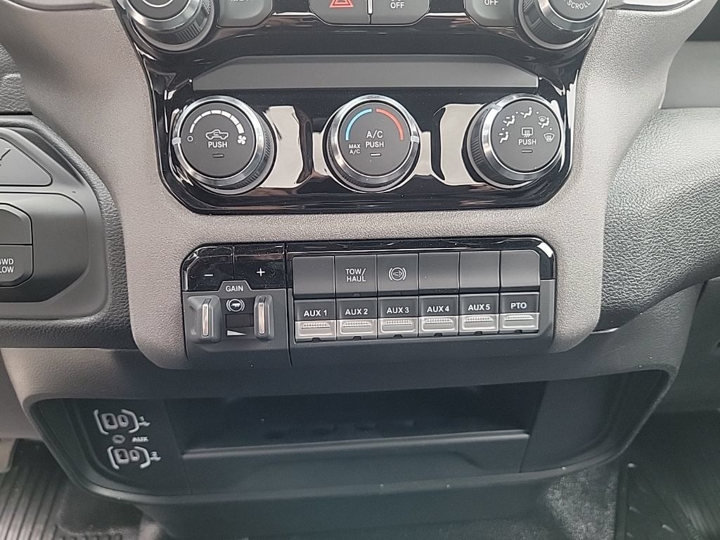 New 2026 RAM 5500 Tradesman AWD/4WD image 11