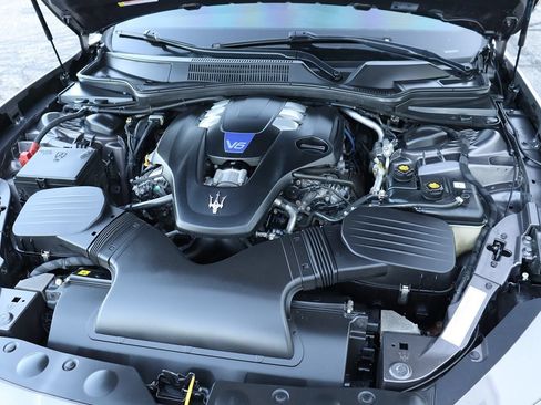 Used 2018 Maserati Ghibli S Q4 AWD/4WD image 42