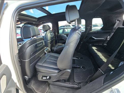 Used 2022 BMW X7 M50i w/ Dynamic Handling Package AWD/4WD image 6