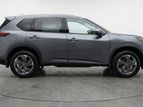 Used 2025 Nissan Rogue SV image 11