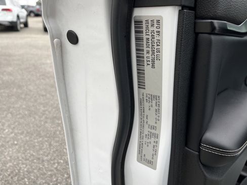 Used 2024 Jeep Grand Cherokee Laredo X w/ Trailer Tow Package image 24