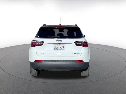 Used 2025 Jeep Compass Limited image 12
