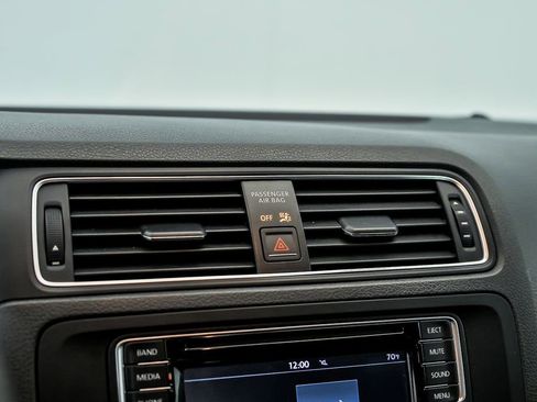 Used 2016 Volkswagen Jetta SE FWD image 19