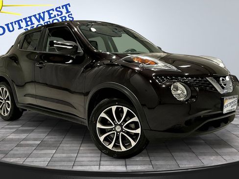 Used 2017 Nissan Juke SV AWD/4WD image 3