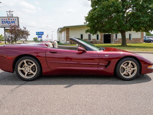 Used 2003 Chevrolet Corvette Convertible w/ Preferred Equipment Group1 RWD image 3