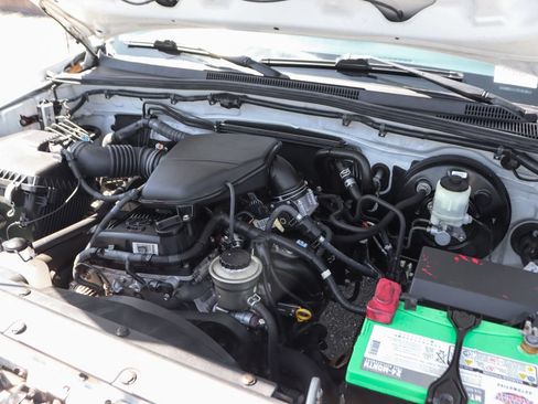 Used 2015 Toyota Tacoma 2WD Access Cab image 11