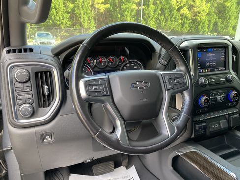 Used 2020 Chevrolet Silverado 1500 LT Trail Boss AWD/4WD image 17