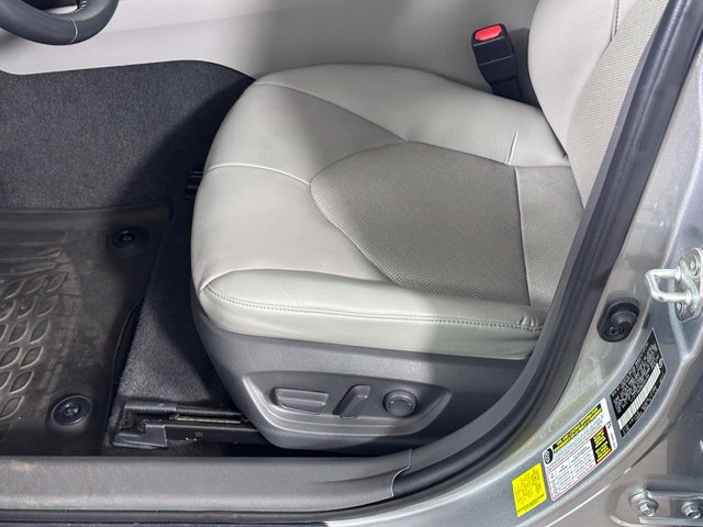 Used 2021 Toyota Camry XLE FWD image 10