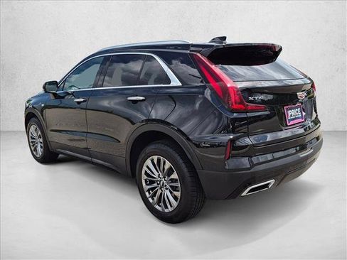 Used 2025 Cadillac XT4 Premium Luxury FWD image 13