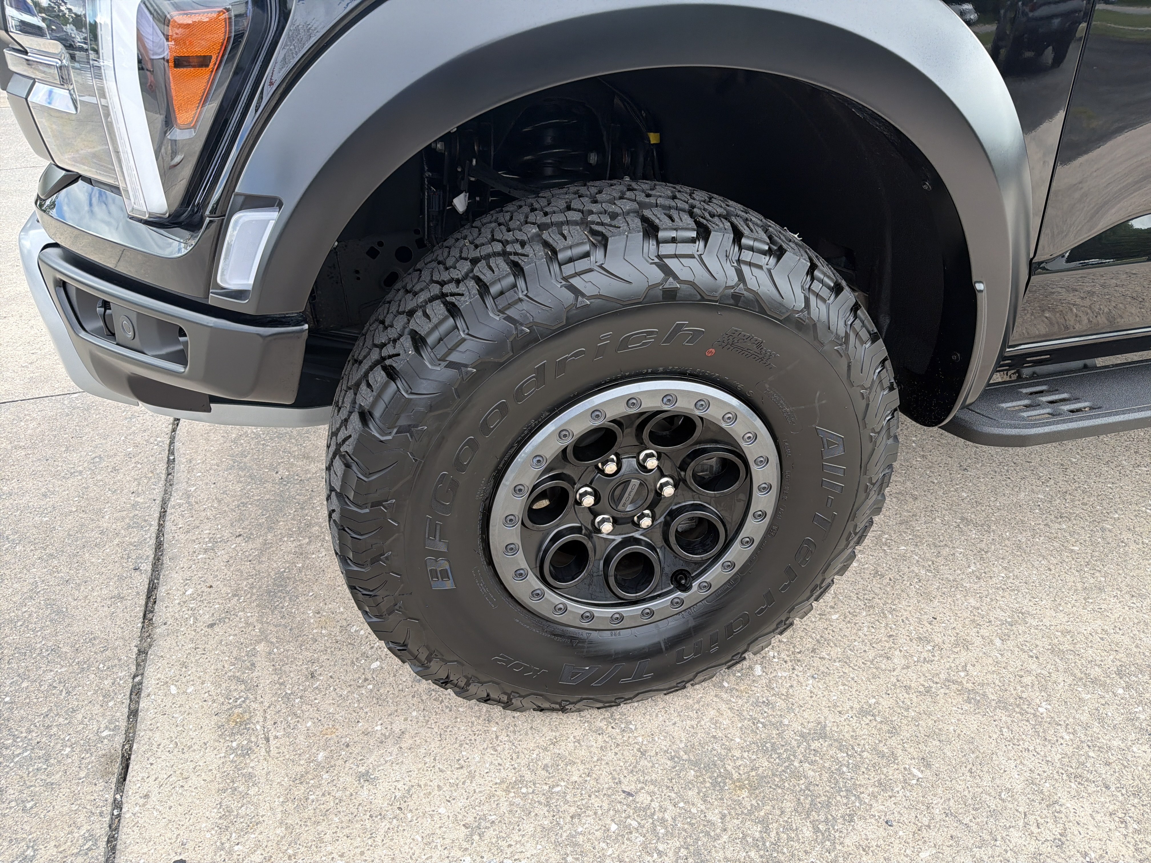Used 2025 Ford F150 Raptor AWD/4WD image 9