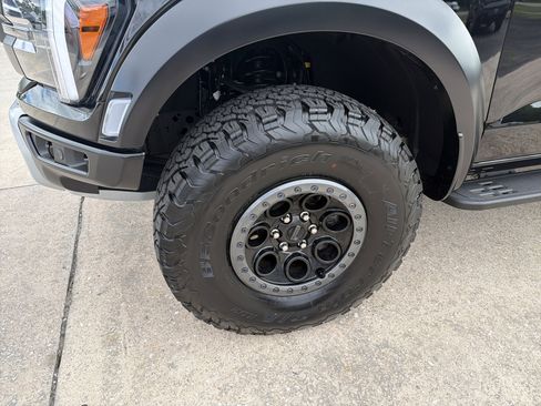Used 2025 Ford F150 Raptor AWD/4WD image 9