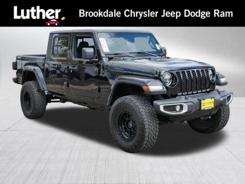Used 2022 Jeep Gladiator Sport AWD/4WD image 1