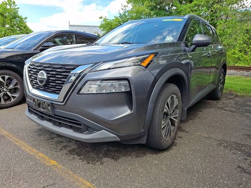 Used 2021 Nissan Rogue SV w/ Premium Package AWD/4WD image 3