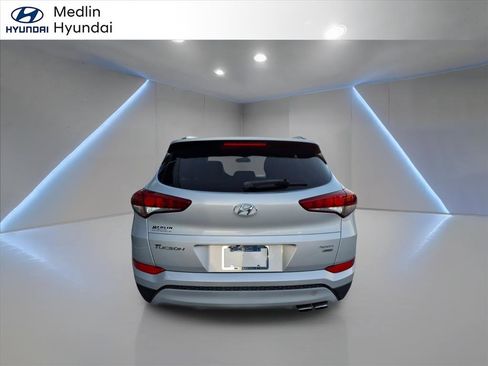 Used 2018 Hyundai Tucson Sport image 4