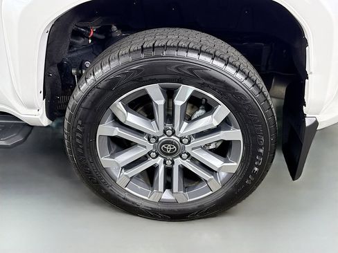 Certified 2025 Toyota 4Runner Limited AWD/4WD image 35