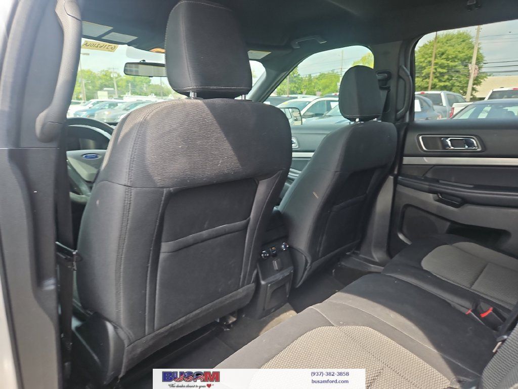 Used 2018 Ford Explorer XLT FWD image 12