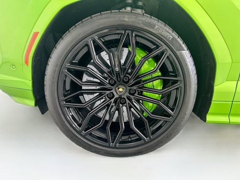 Used 2025 Lamborghini Urus SE AWD/4WD image 29