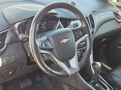 Used 2017 Chevrolet Trax Premier w/ Driver Confidence II Package image 2