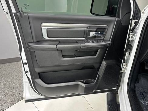 Used 2022 RAM 1500 Warlock AWD/4WD image 9