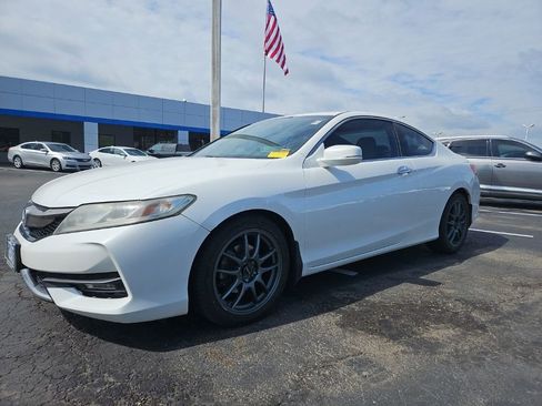 Used 2017 Honda Accord EX-L image 2