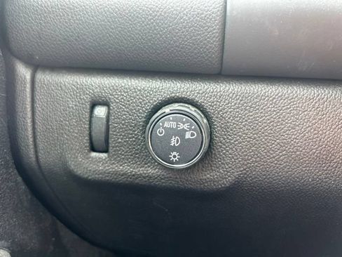 Used 2021 Chevrolet Colorado LT w/ Redline Special Edition RWD image 15