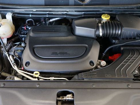Used 2022 Chrysler Pacifica Touring-L FWD image 49