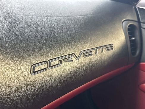 Used 2005 Chevrolet Corvette Convertible w/ Preferred Equipment Group image 10
