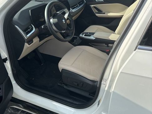 Used 2023 BMW X1 xDrive28i w/ Convenience Package image 3