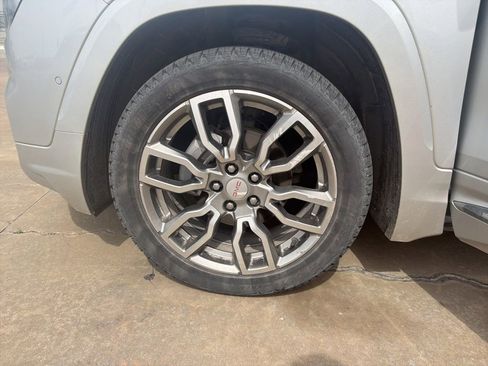 Used 2022 GMC Terrain Denali w/ Denali Premium Package image 6