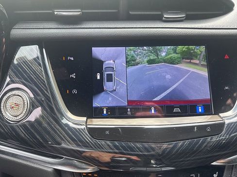 Used 2024 Cadillac XT6 Premium Luxury w/ Technology Package FWD image 23