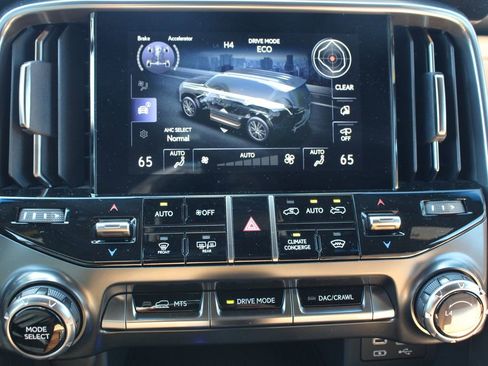 Used 2023 Lexus LX 600 4WD w/ Appearance Package image 26