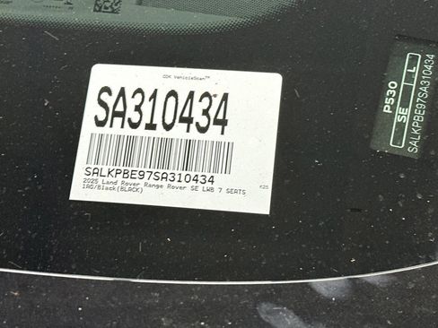 New 2025 Land Rover Range Rover Long Wheelbase SE image 28